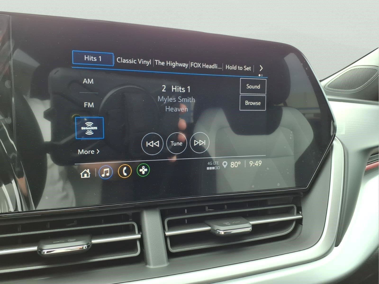 New 2026 Chevrolet Trax RS w/ Sunroof Package FWD image 21