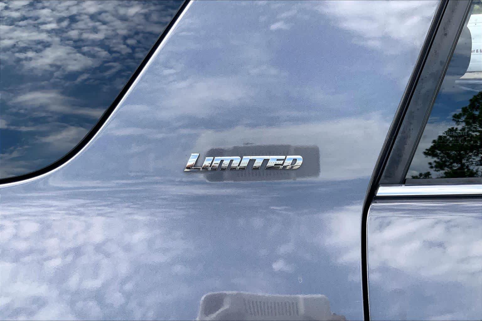 Used 2021 Toyota 4Runner Limited AWD/4WD image 10