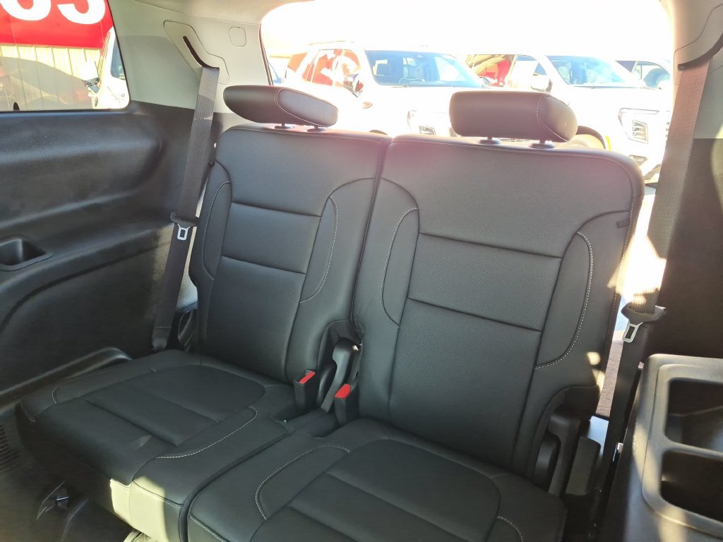 Used 2023 GMC Acadia SLT w/ Technology Package FWD image 29
