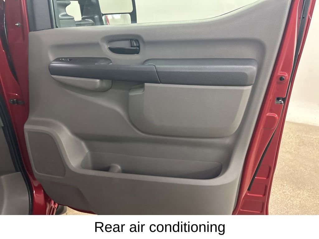 Used 2020 Nissan NV 3500 SL image 19