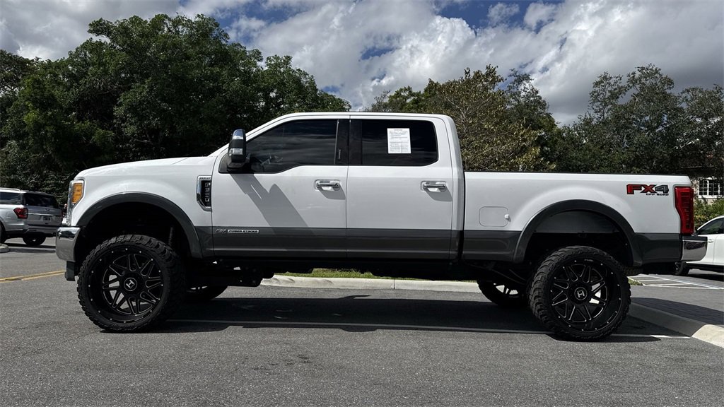 Used 2017 Ford F350 Lariat w/ Chrome Package image 28