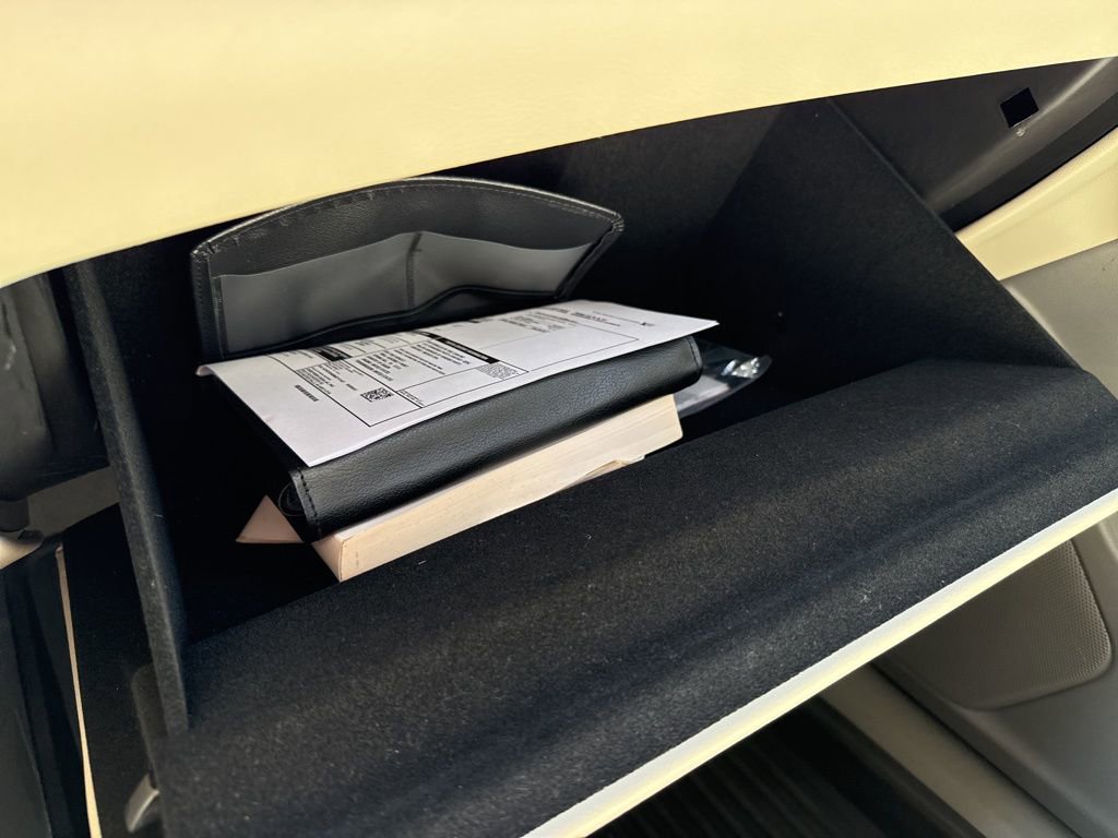 Used 2021 Cadillac XT6 Premium Luxury w/ LPO, Floor Liner Package image 31