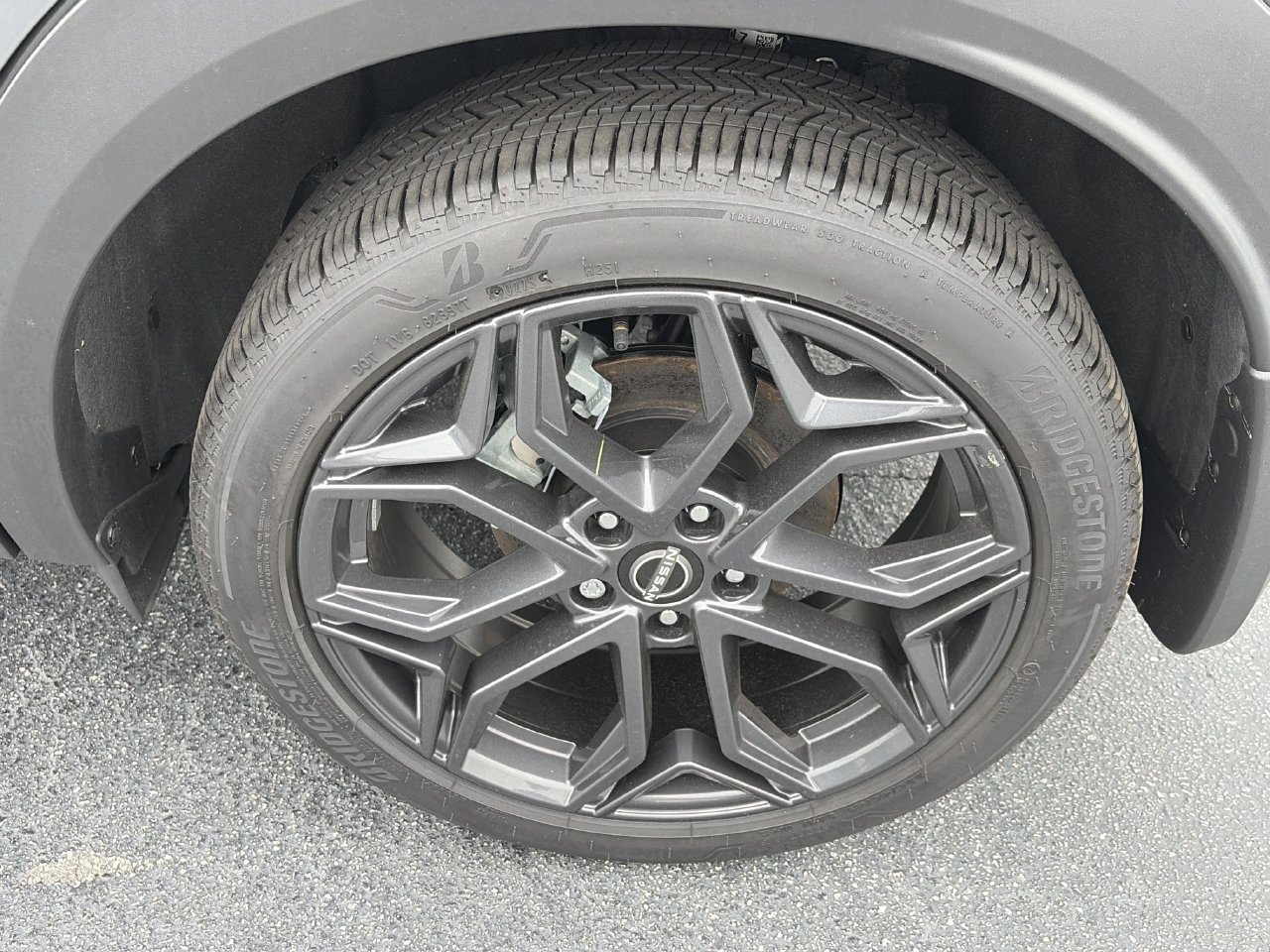 Used 2025 Nissan Kicks SR AWD/4WD image 28