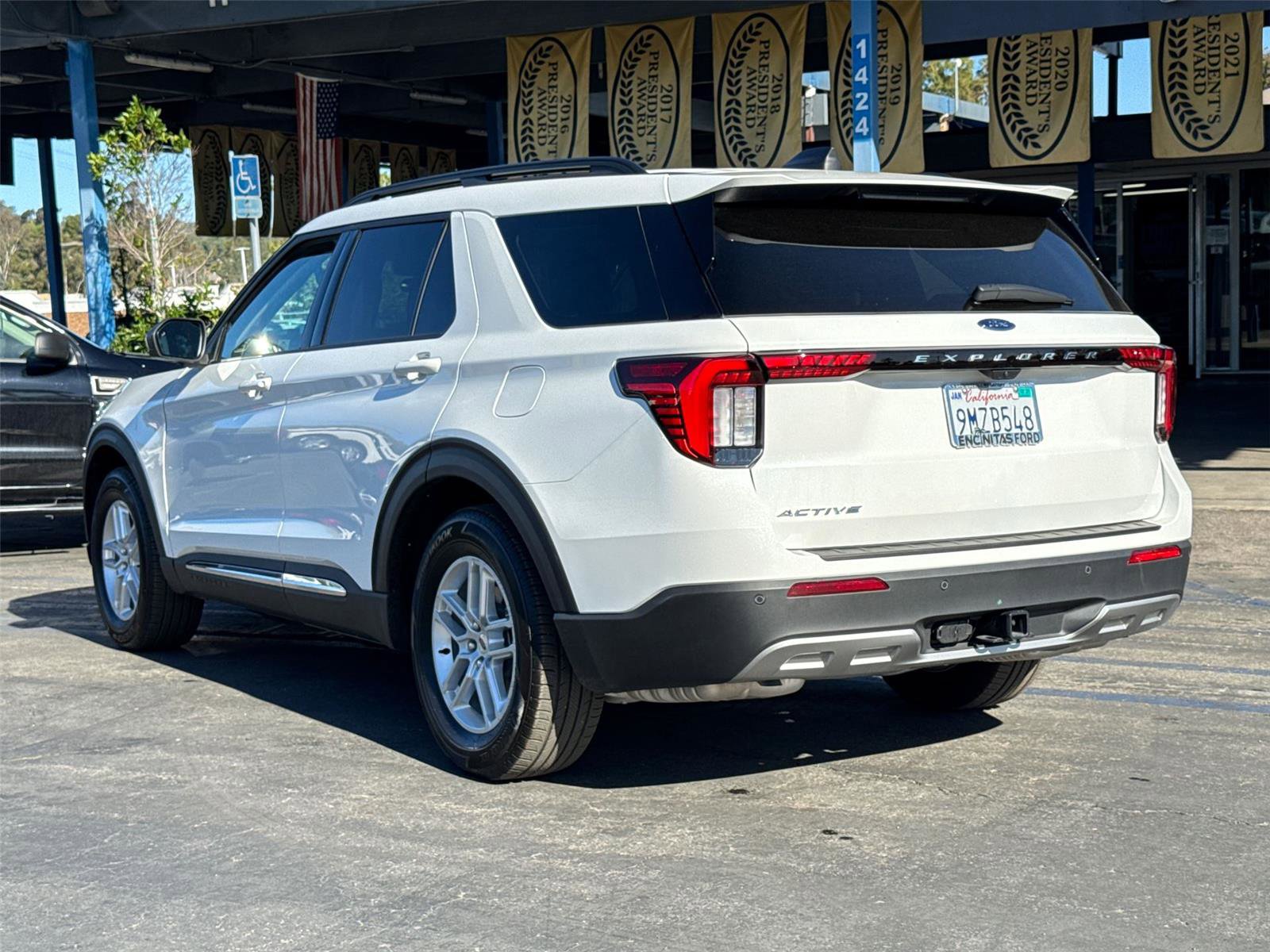 Used 2025 Ford Explorer Active w/ Active Comfort Package image 11
