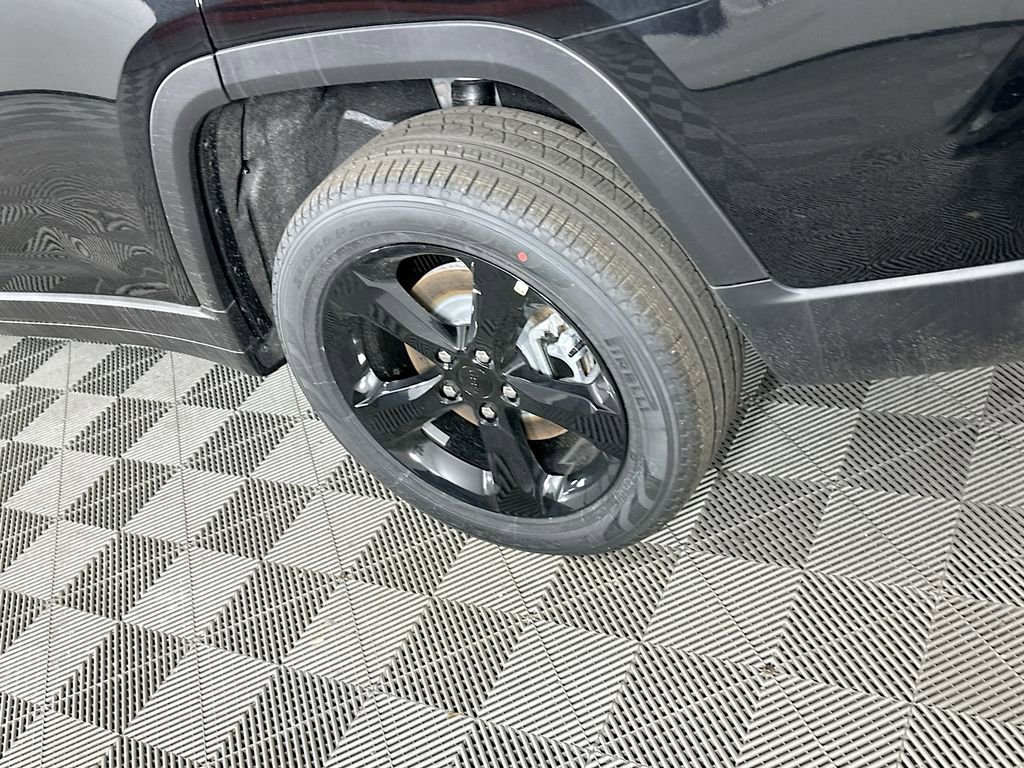 New 2025 Jeep Grand Cherokee L Limited w/ Luxury Tech Group II image 41