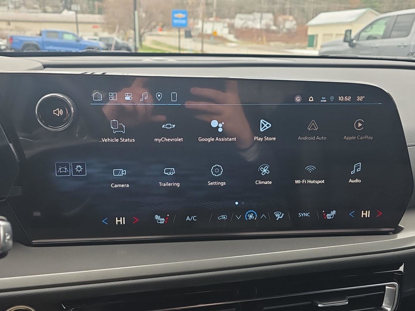 New 2026 Chevrolet Traverse LT w/ Sun and Wheel Package image 14