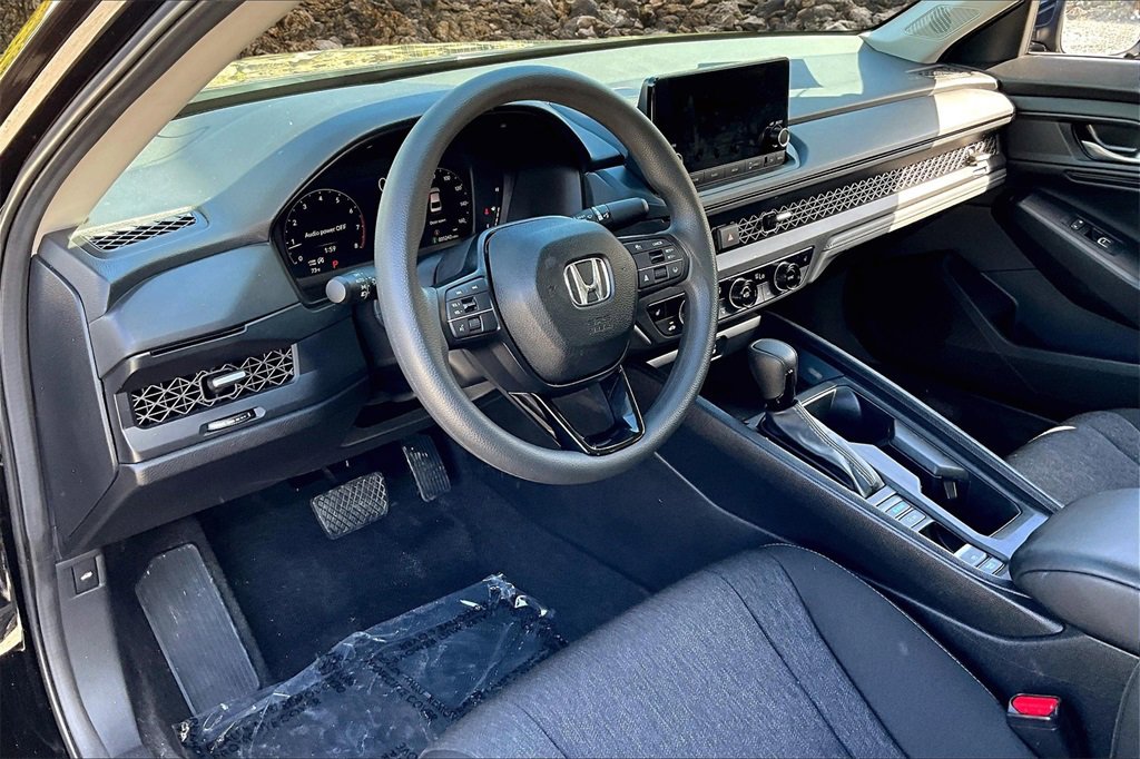 Used 2023 Honda Accord EX image 11