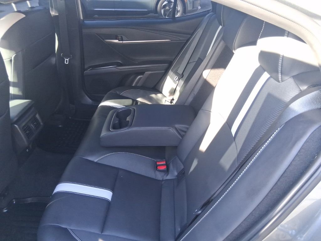 Used 2025 Toyota Camry SE w/ Convenience Package image 21