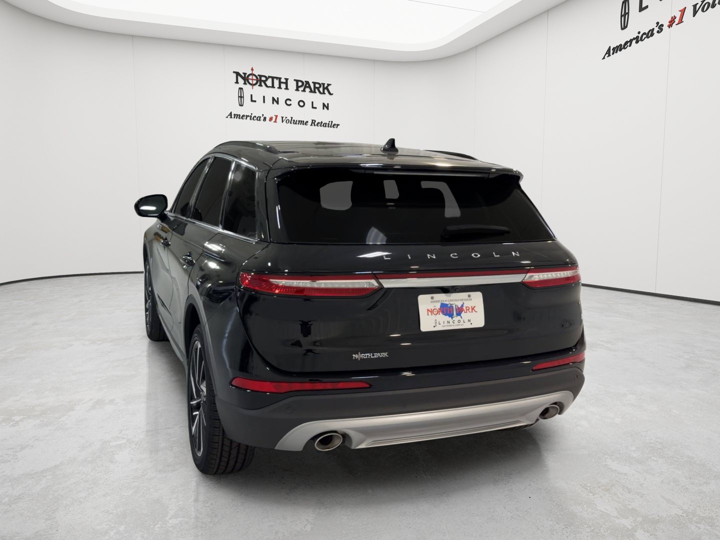 New 2026 Lincoln Corsair Reserve FWD image 8