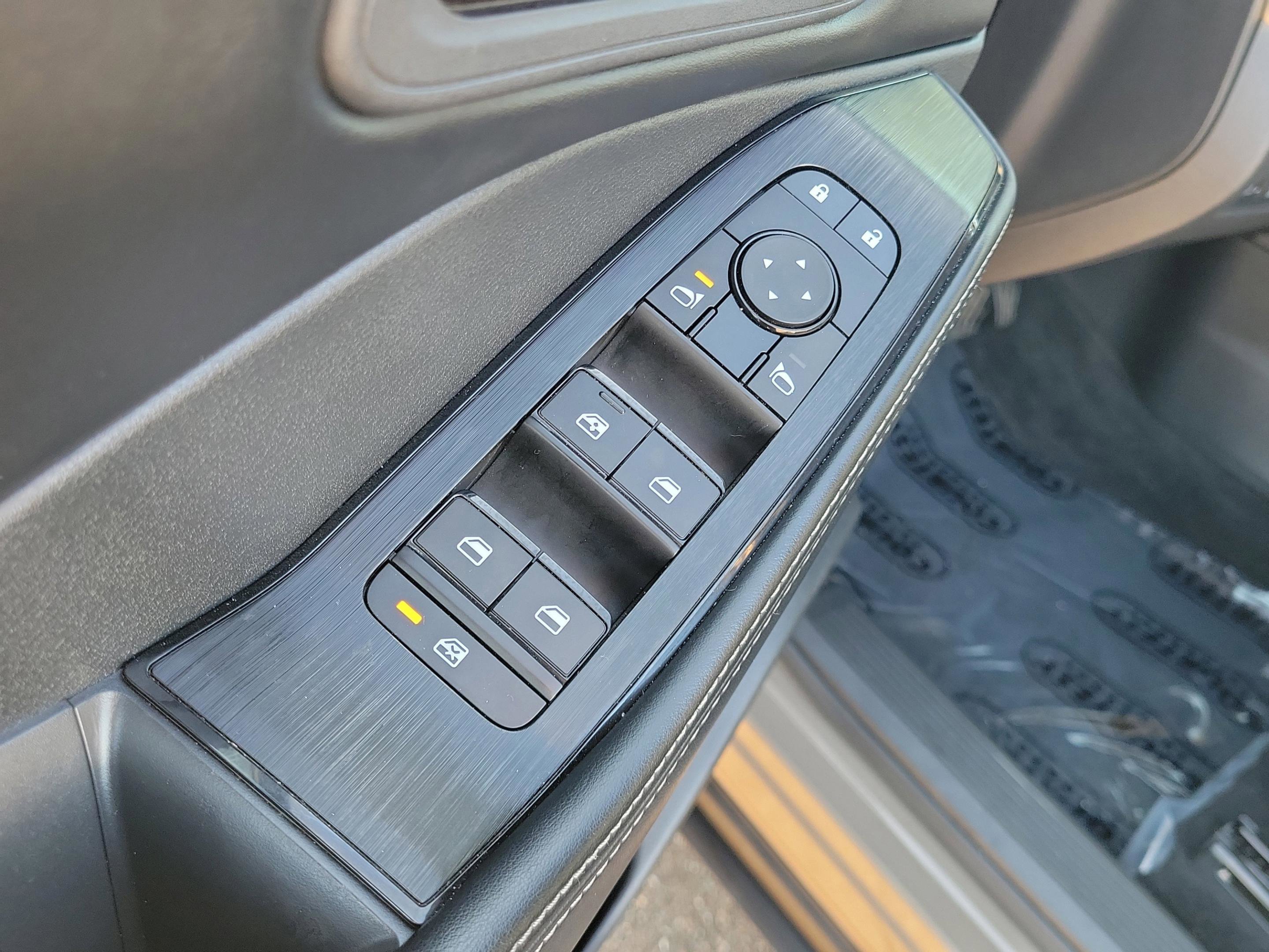 Certified 2024 Nissan Rogue SV image 21