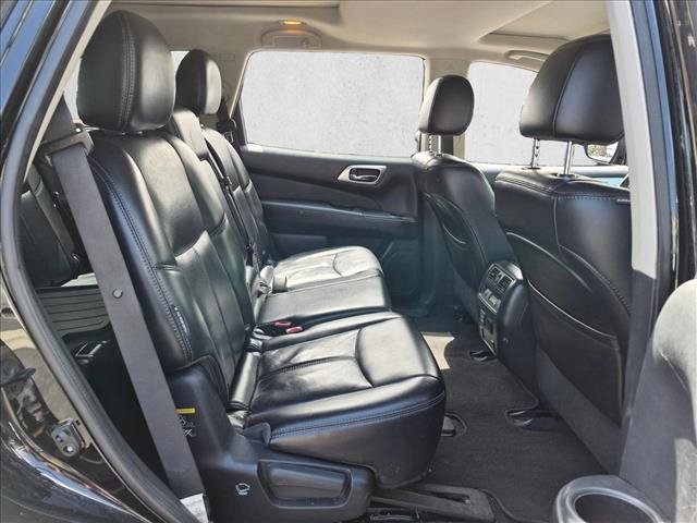 Used 2018 Nissan Pathfinder Platinum w/ Cargo Package FWD image 16