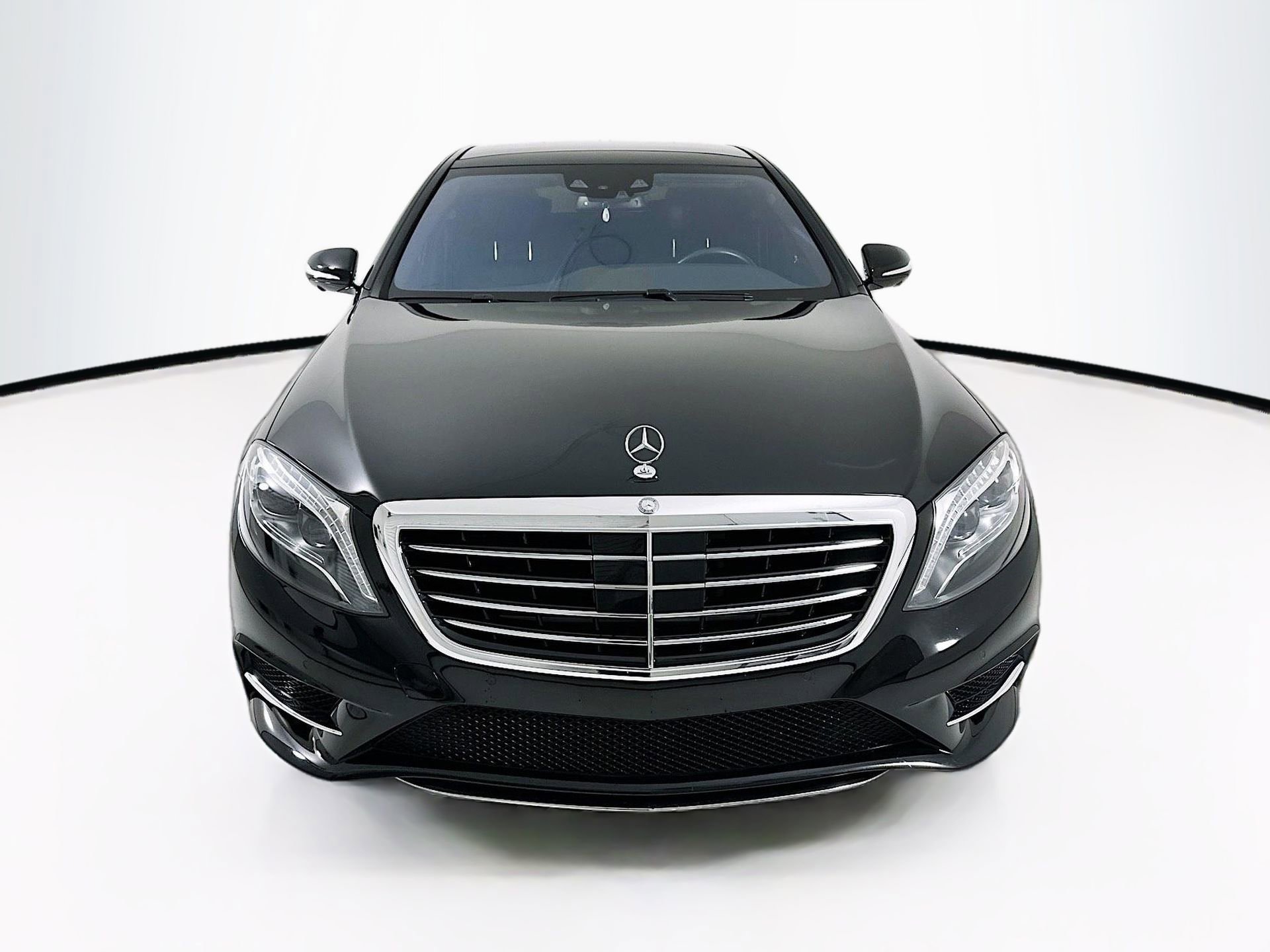 Used 2017 Mercedes-Benz S 550 Sedan image 2