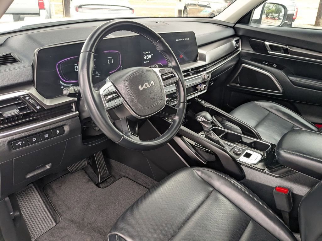 Used 2025 Kia Telluride S image 11