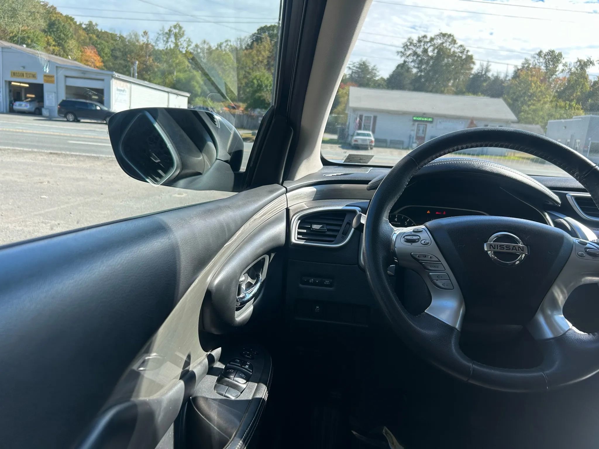 Used 2017 Nissan Murano SV image 29