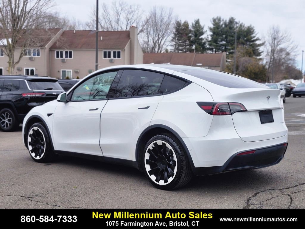 Used 2021 Tesla Model Y Long Range image 3
