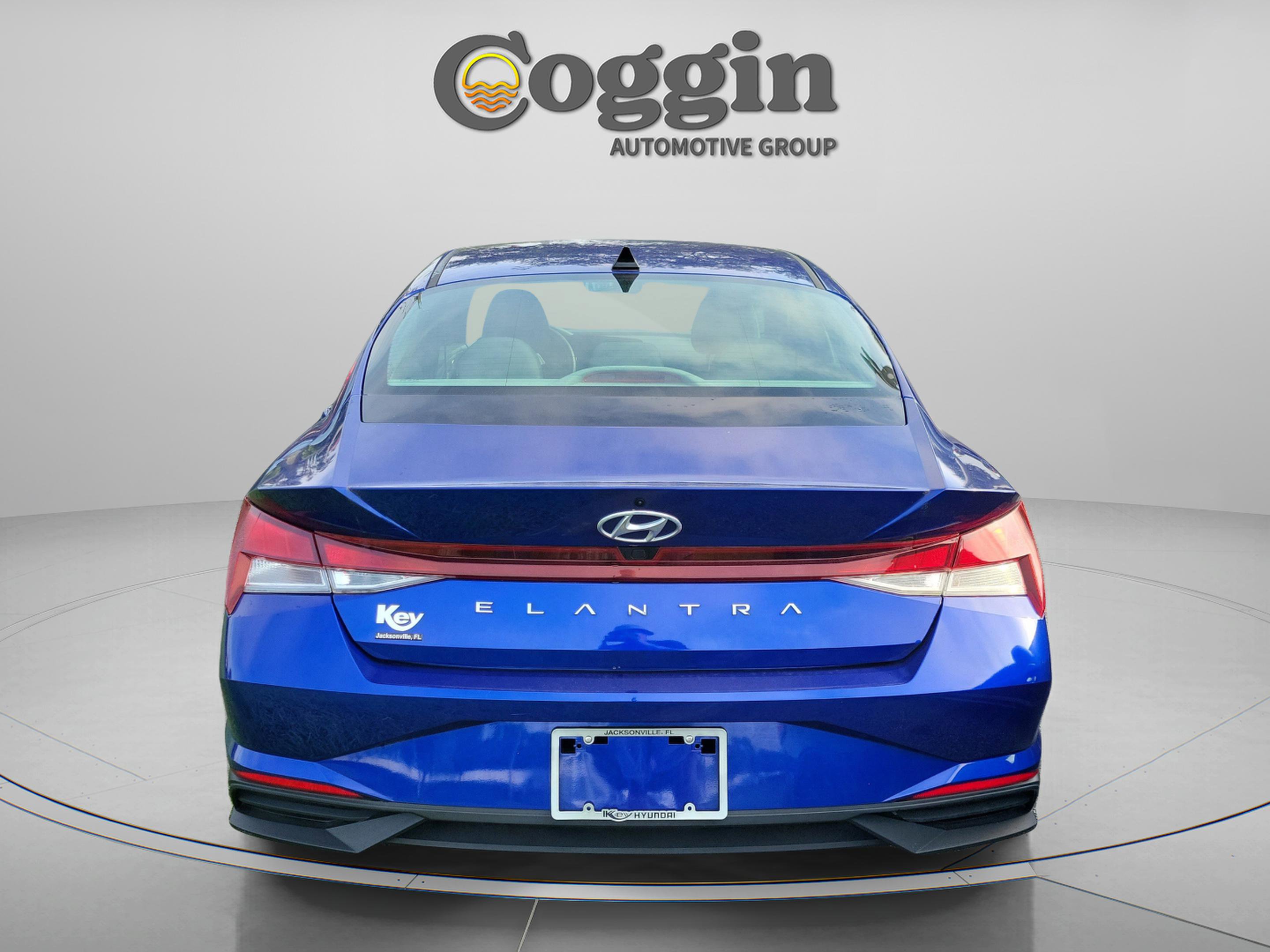 Used 2023 Hyundai Elantra SEL w/ Convenience Package FWD image 4
