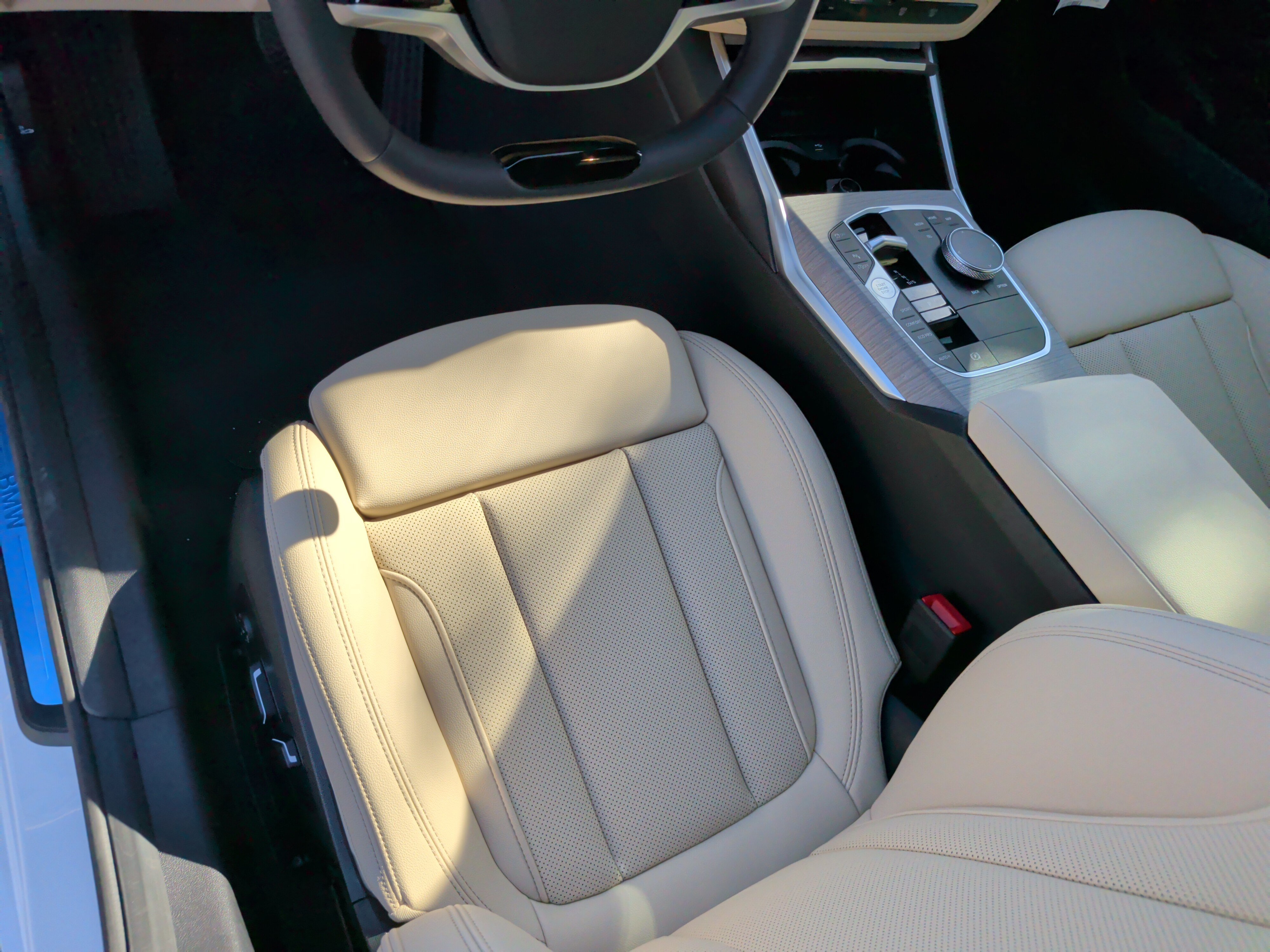 Certified 2026 BMW 330i Sedan w/ Premium Package RWD image 16
