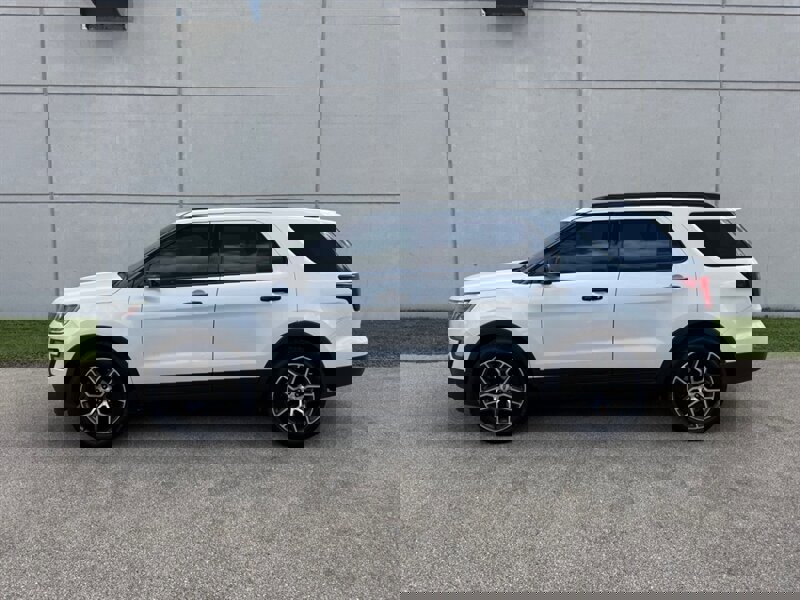 Used 2017 Ford Explorer Sport w/ Equipment Group 401A image 7