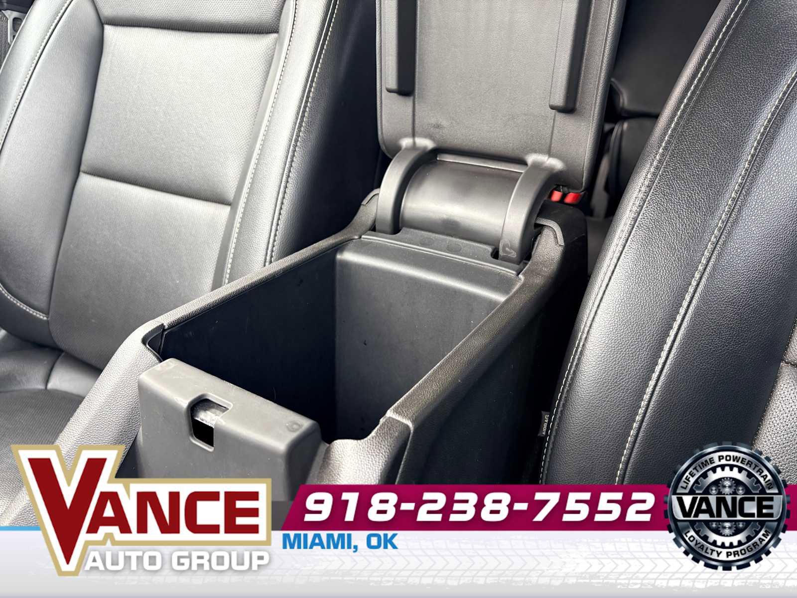 Used 2023 GMC Acadia SLT AWD/4WD image 37