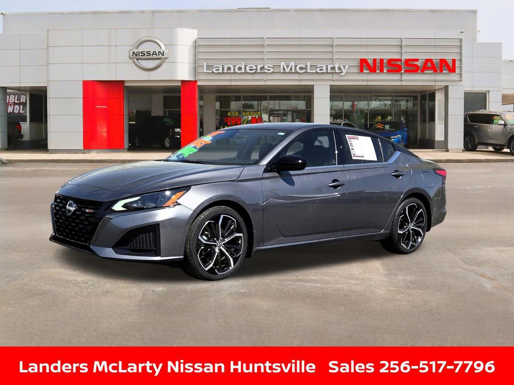 Used 2025 Nissan Altima 2.5 SR w/ SR Premium Package image 9
