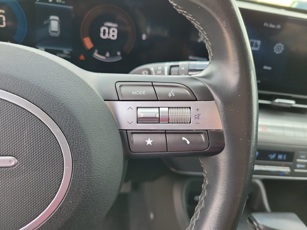 Used 2025 Hyundai Kona SEL FWD image 27