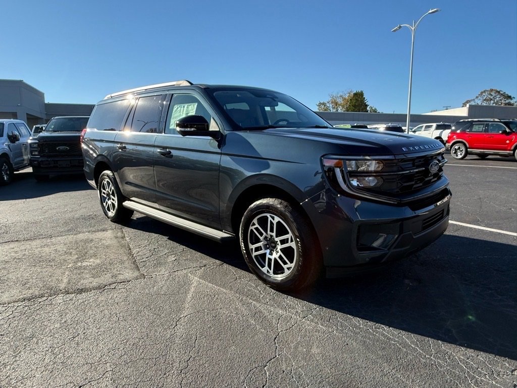 New 2025 Ford Expedition Max Active image 2