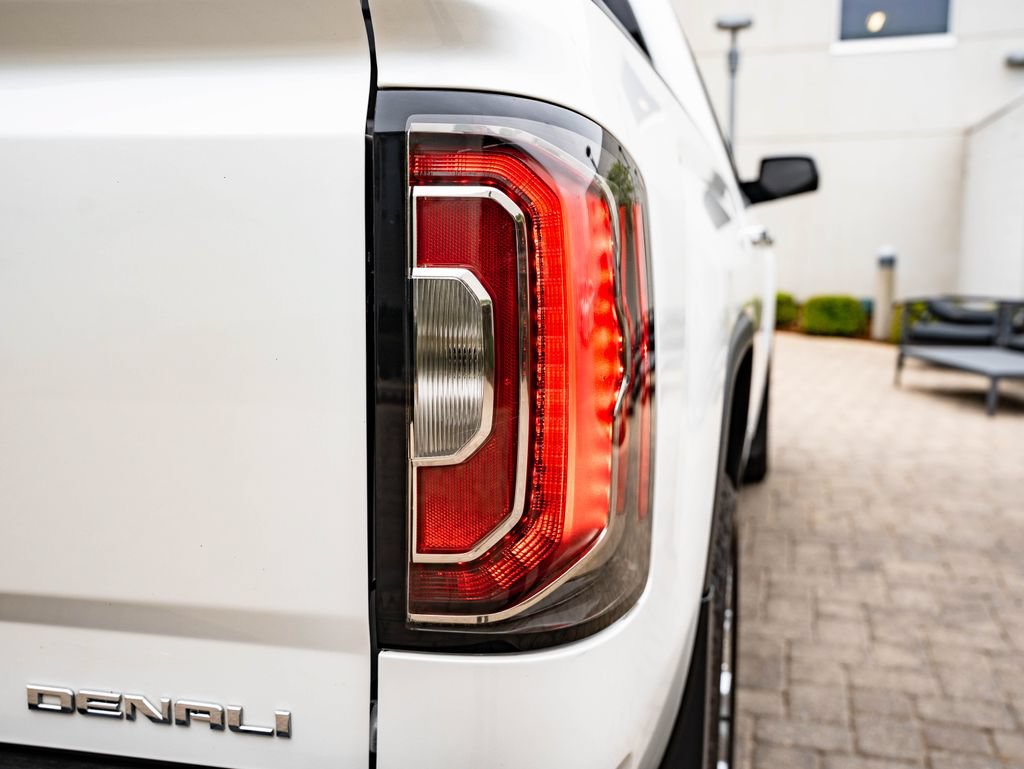 Used 2018 GMC Sierra 1500 Denali w/ Denali Ultimate Package AWD/4WD image 9