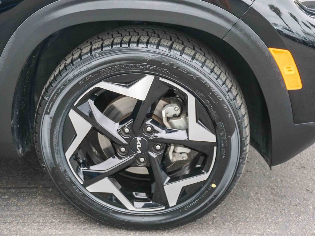 Certified 2024 Kia Seltos EX FWD image 10