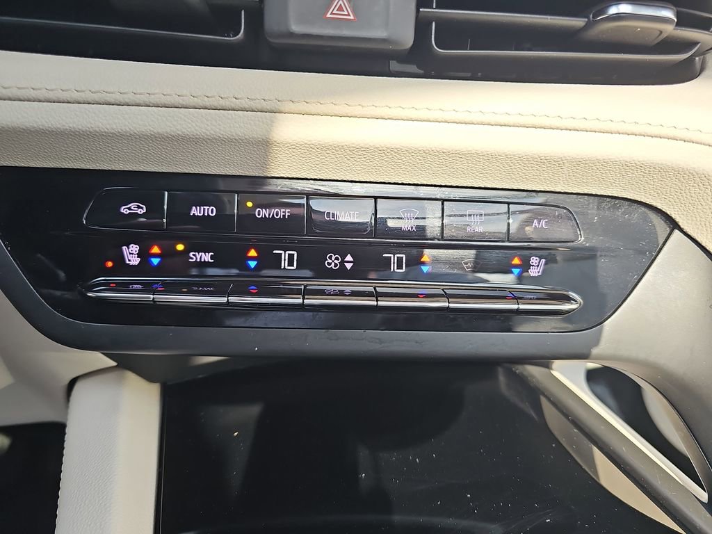 Used 2023 Buick Envision Avenir image 21
