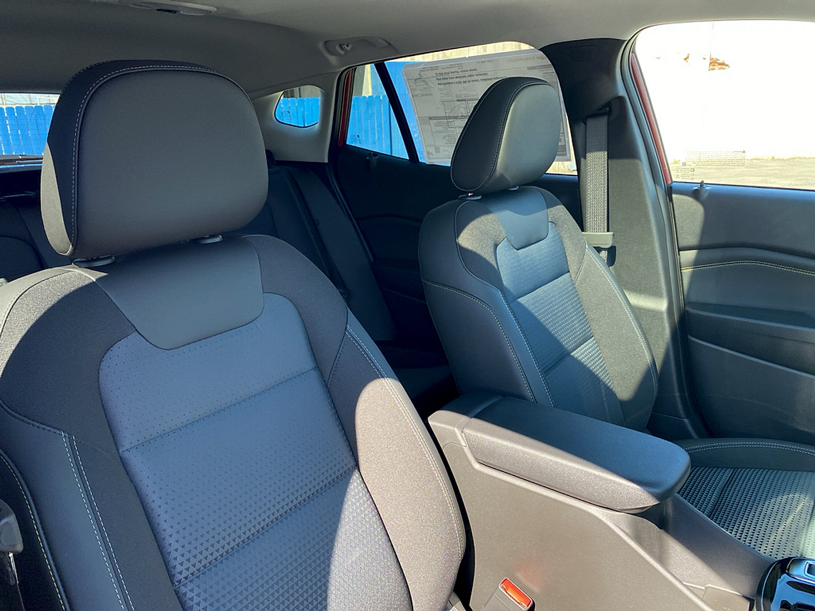 New 2026 Chevrolet Trax LT w/ Sunroof Package FWD image 24