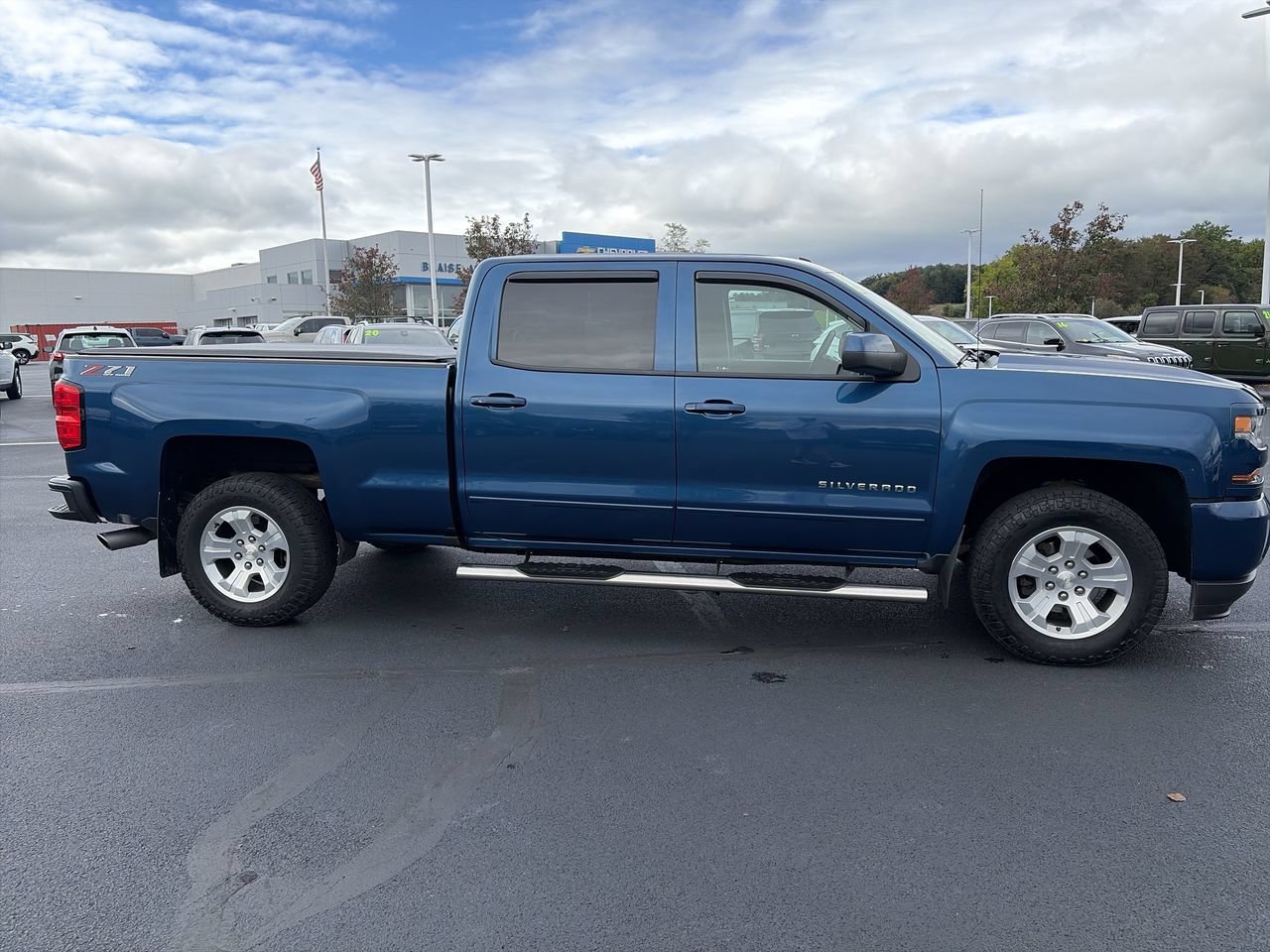 Used 2018 Chevrolet Silverado 1500 LT w/ All Star Edition AWD/4WD image 8