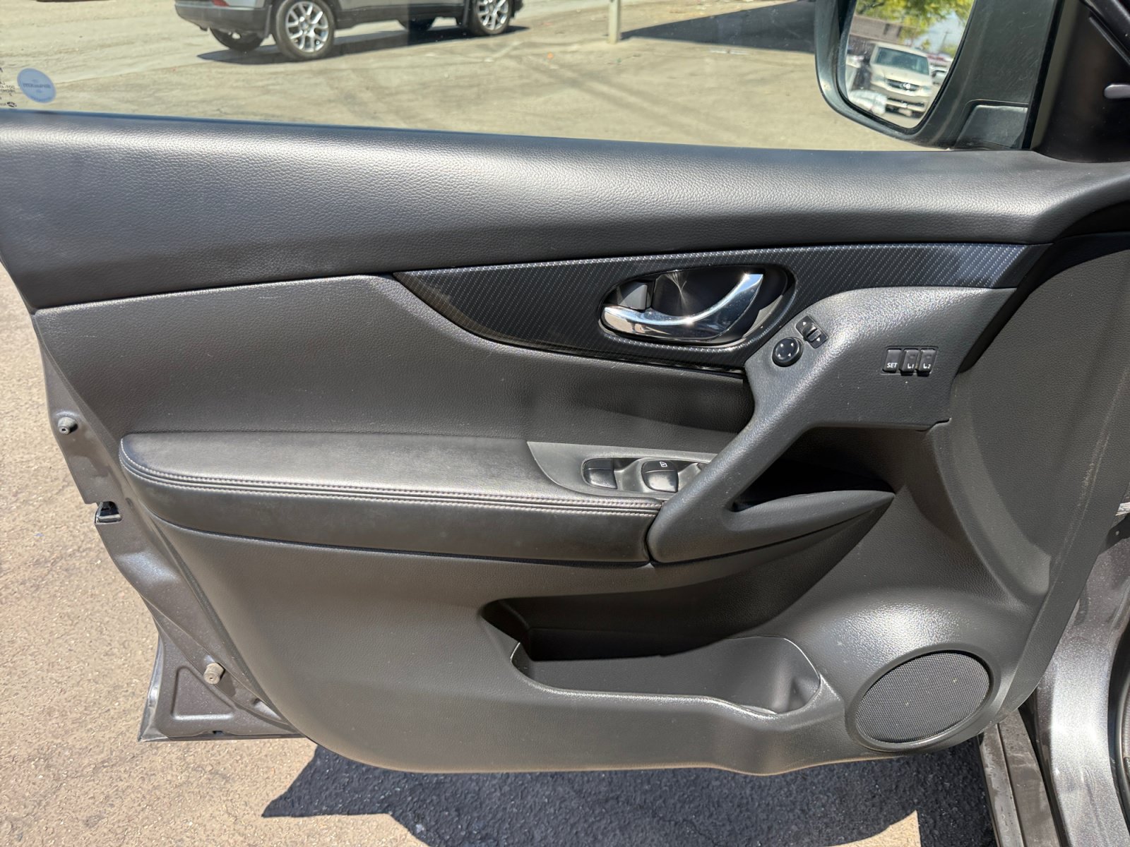 Used 2020 Nissan Rogue SL FWD image 12