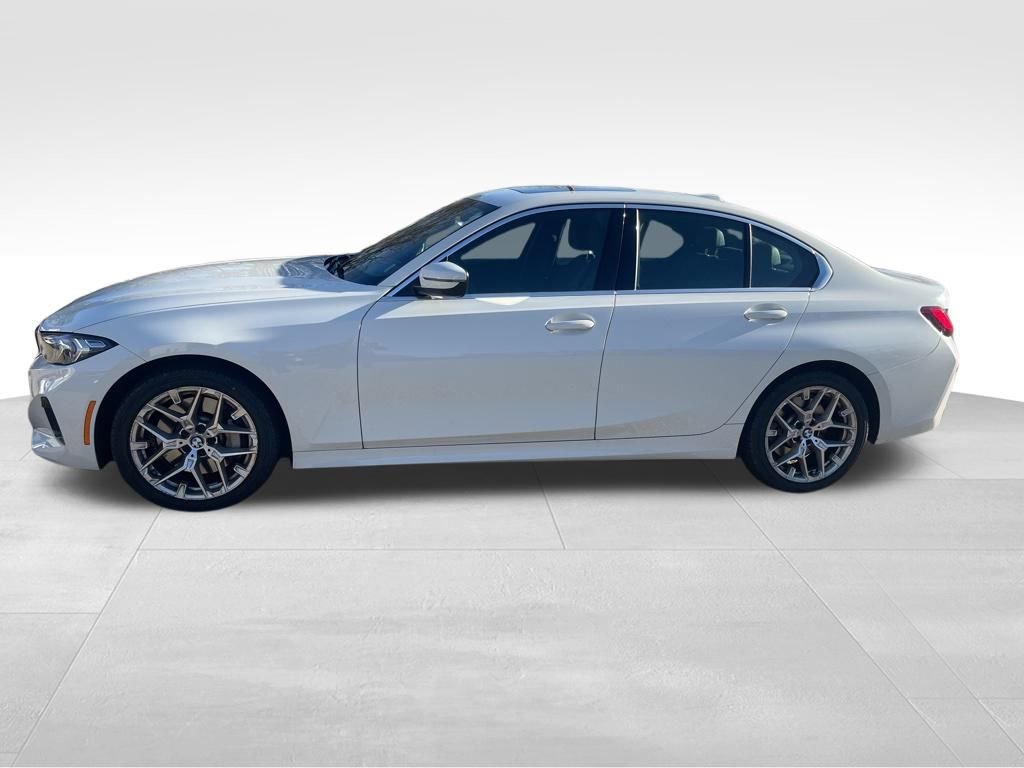 Used 2025 BMW 330i xDrive Sedan image 2