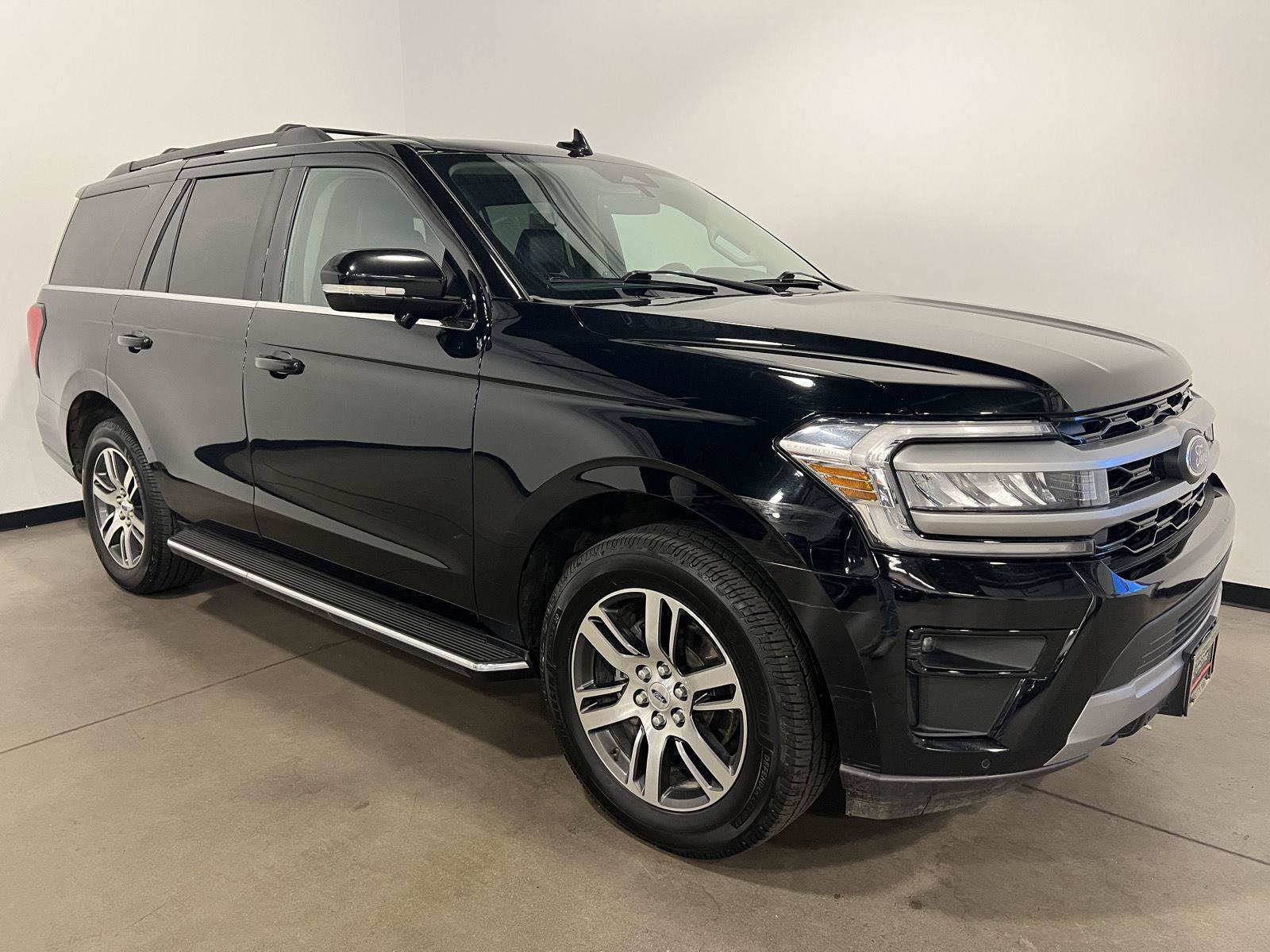 Used 2023 Ford Expedition XLT AWD/4WD image 1