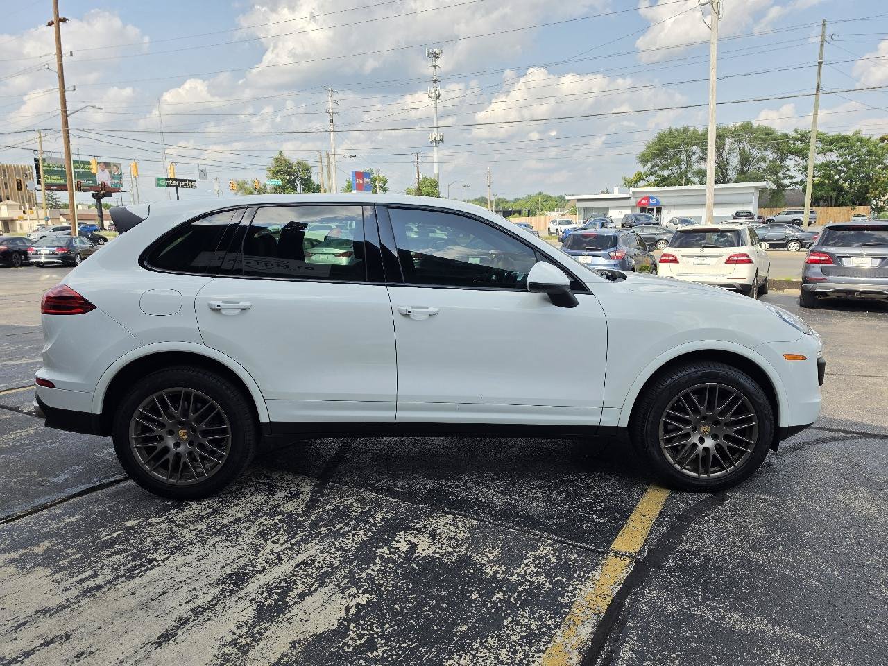 Used 2017 Porsche Cayenne Platinum Edition AWD/4WD image 4