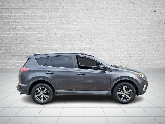 Used 2018 Toyota RAV4 XLE FWD image 7