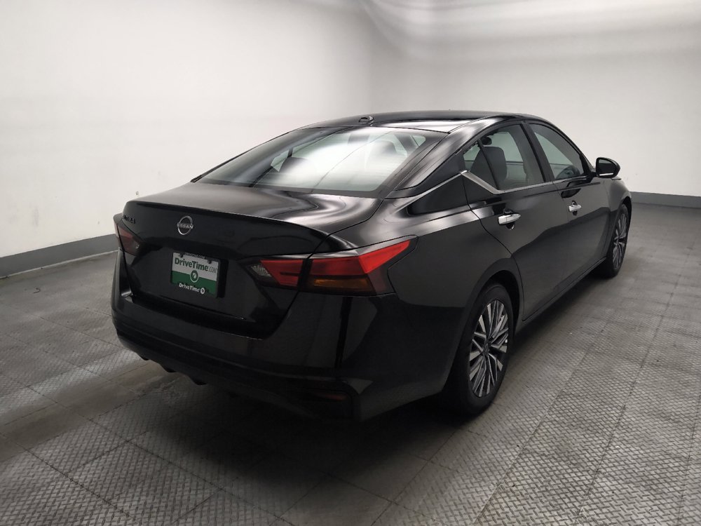Used 2025 Nissan Altima 2.5 SV FWD image 9
