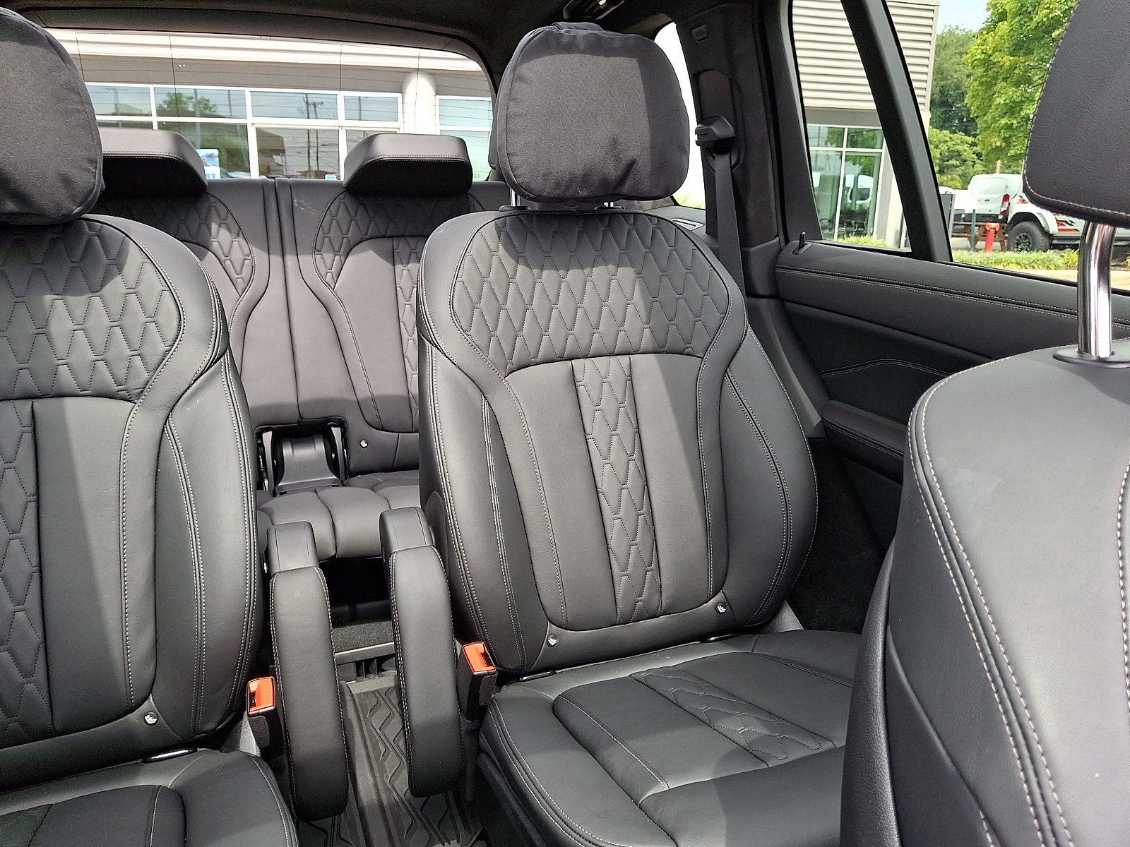 Used 2025 BMW X7 M60i w/ Executive Package AWD/4WD image 19