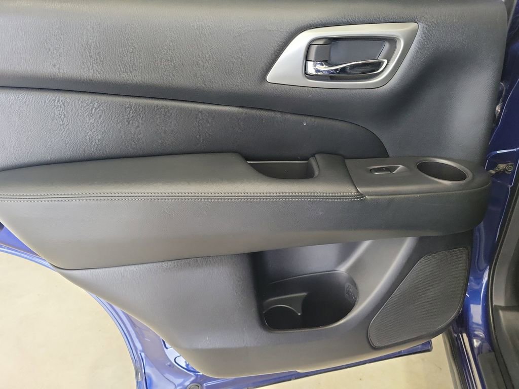 Used 2020 Nissan Pathfinder S image 15