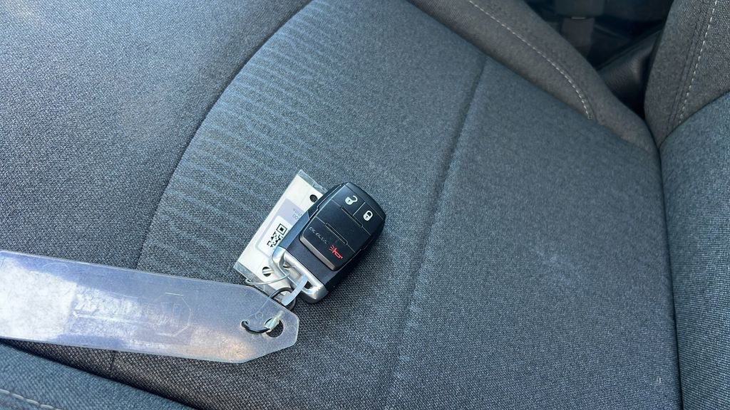 Used 2024 RAM 2500 Big Horn w/ Sport Appearance Package image 28