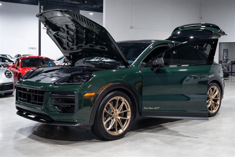 Used 2024 Porsche Cayenne Turbo GT AWD/4WD image 40