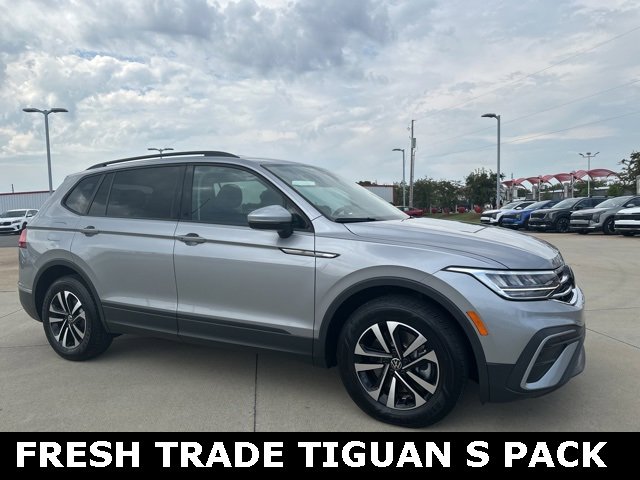 Used 2024 Volkswagen Tiguan S image 1