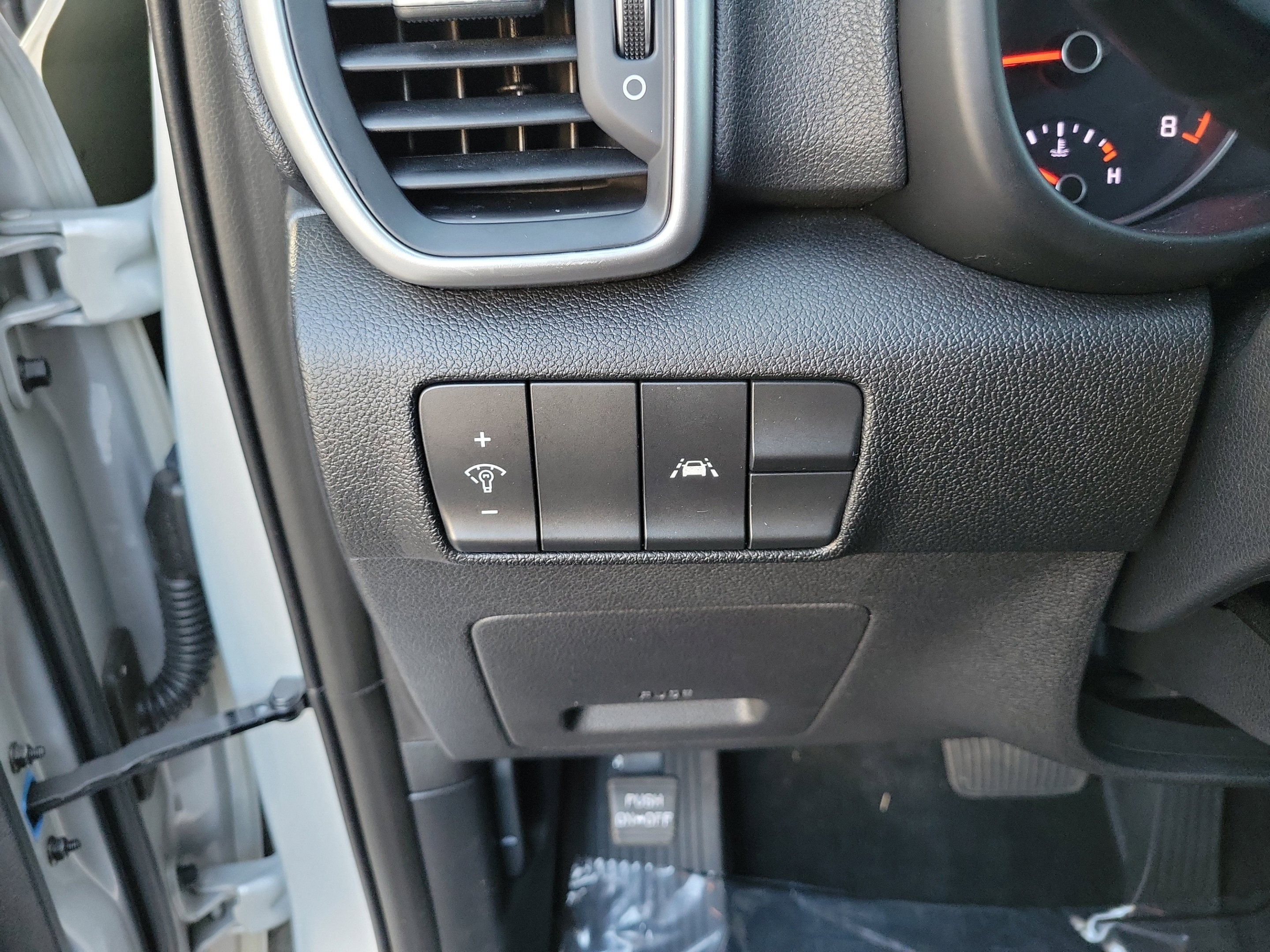 Used 2020 Kia Sportage LX FWD image 27