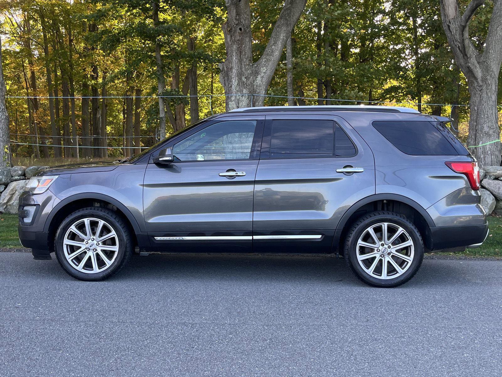Used 2016 Ford Explorer Limited image 17