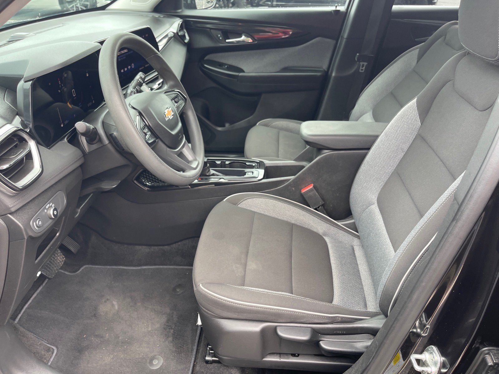 Used 2025 Chevrolet TrailBlazer LS w/ LS Convenience Package FWD image 10