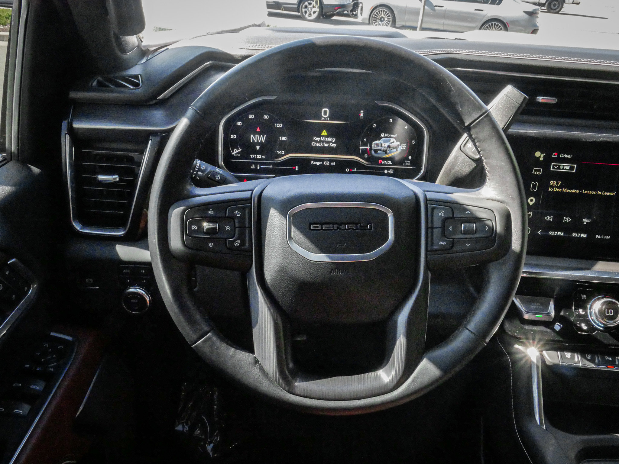 Used 2025 GMC Sierra 2500 Denali Ultimate image 18