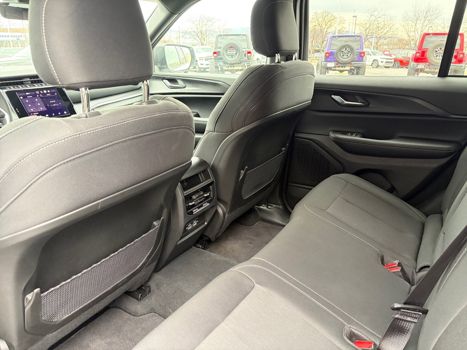 Used 2025 Jeep Grand Cherokee Laredo w/ Trailer Tow Package image 24