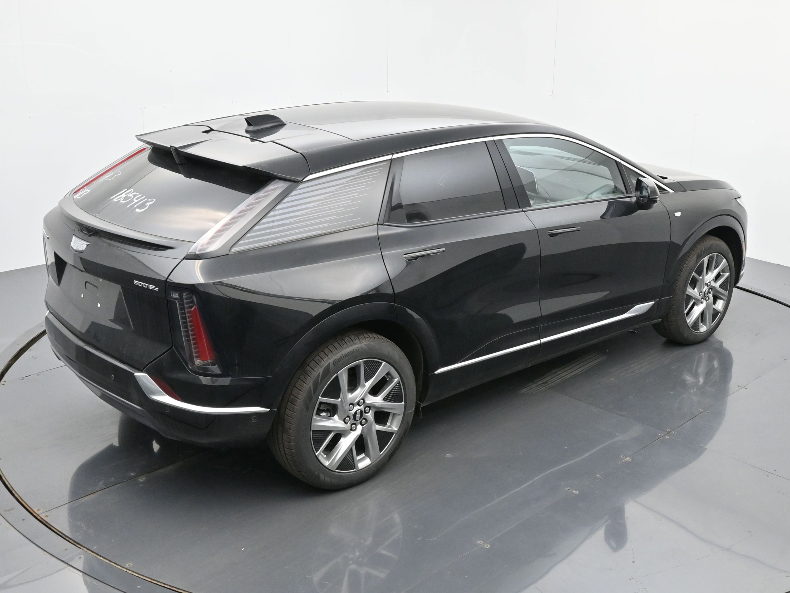 New 2025 Cadillac Optiq Luxury 2 w/ LPO, Floor Liner Package image 27