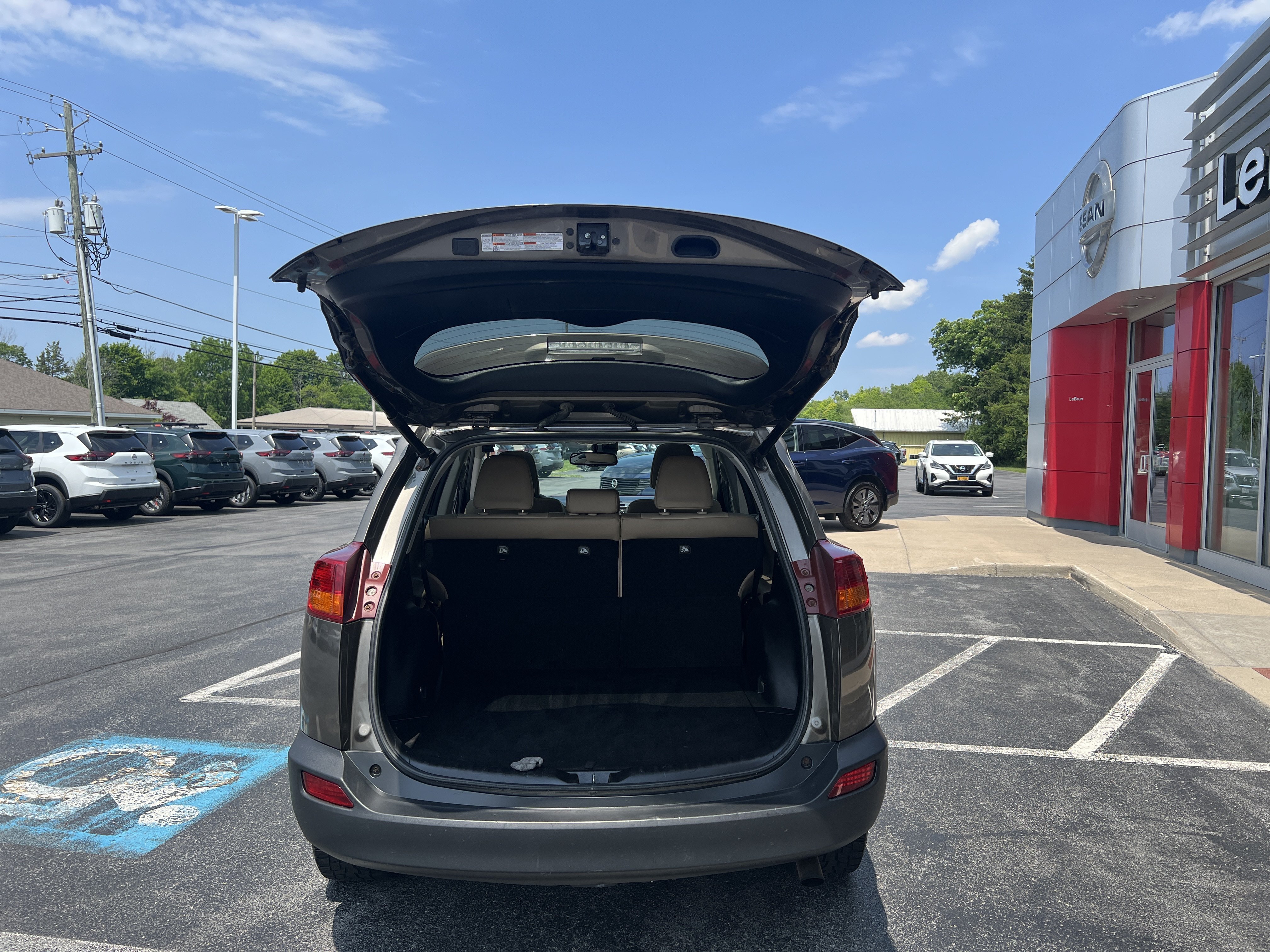 Used 2014 Toyota RAV4 Limited w/ Technology Package AWD/4WD image 7