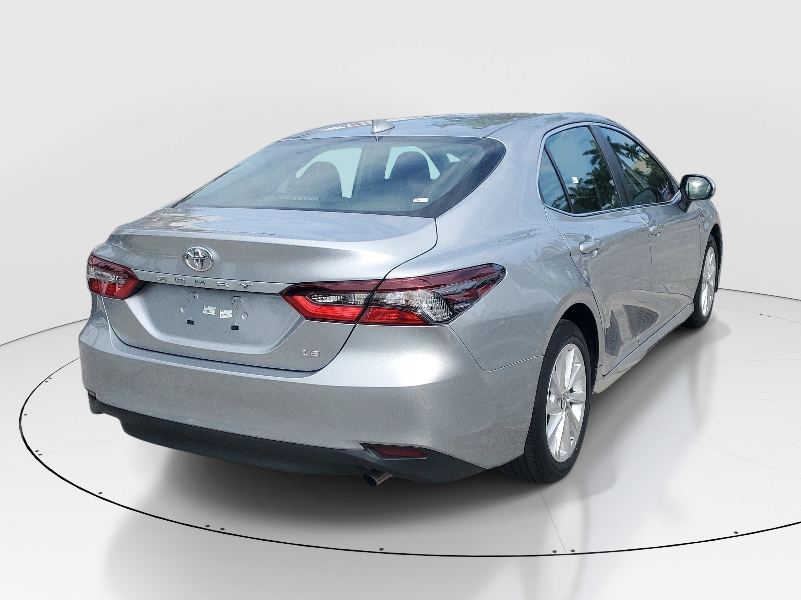 Used 2023 Toyota Camry LE FWD image 3